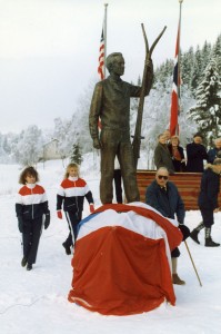 Statuen av Sondre Nordheim blir avduka 16. januar 1988